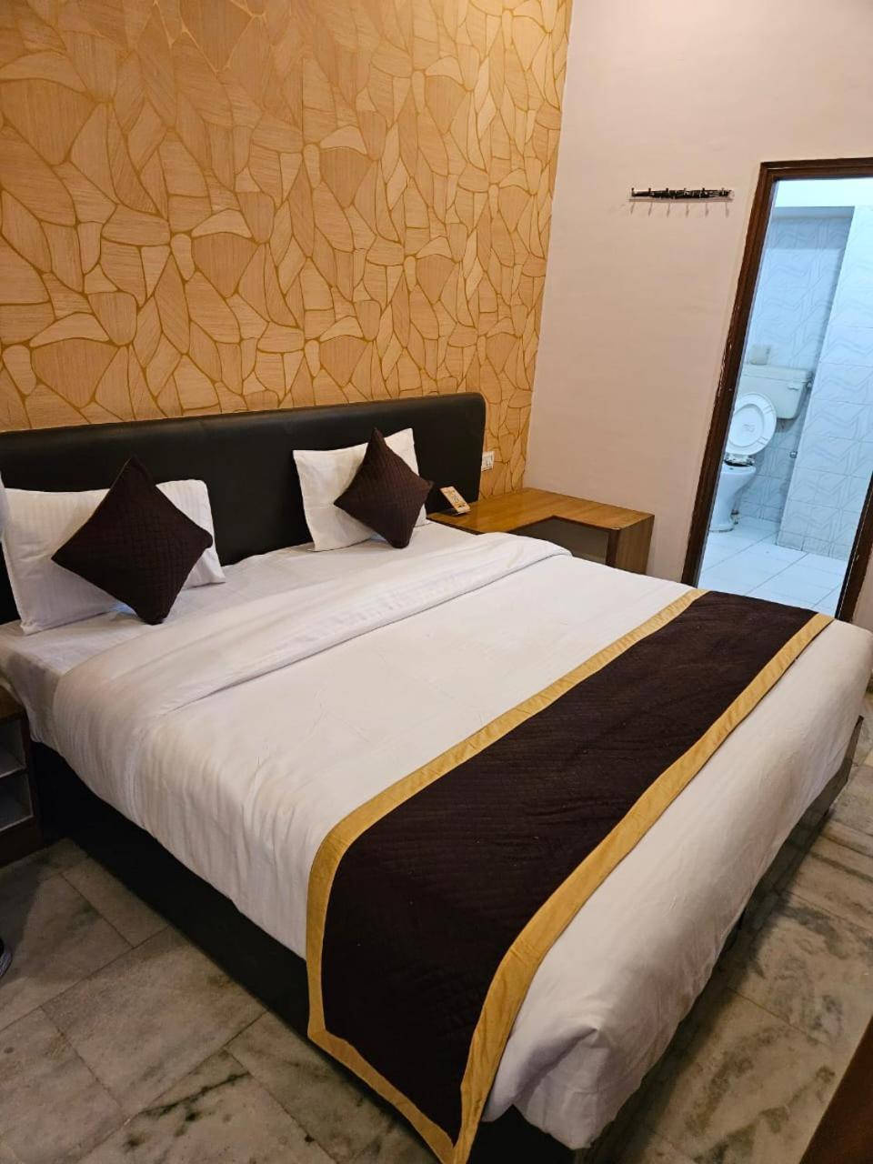 Anand Inn-top Family Business Couple Friendly In Hotel 3*